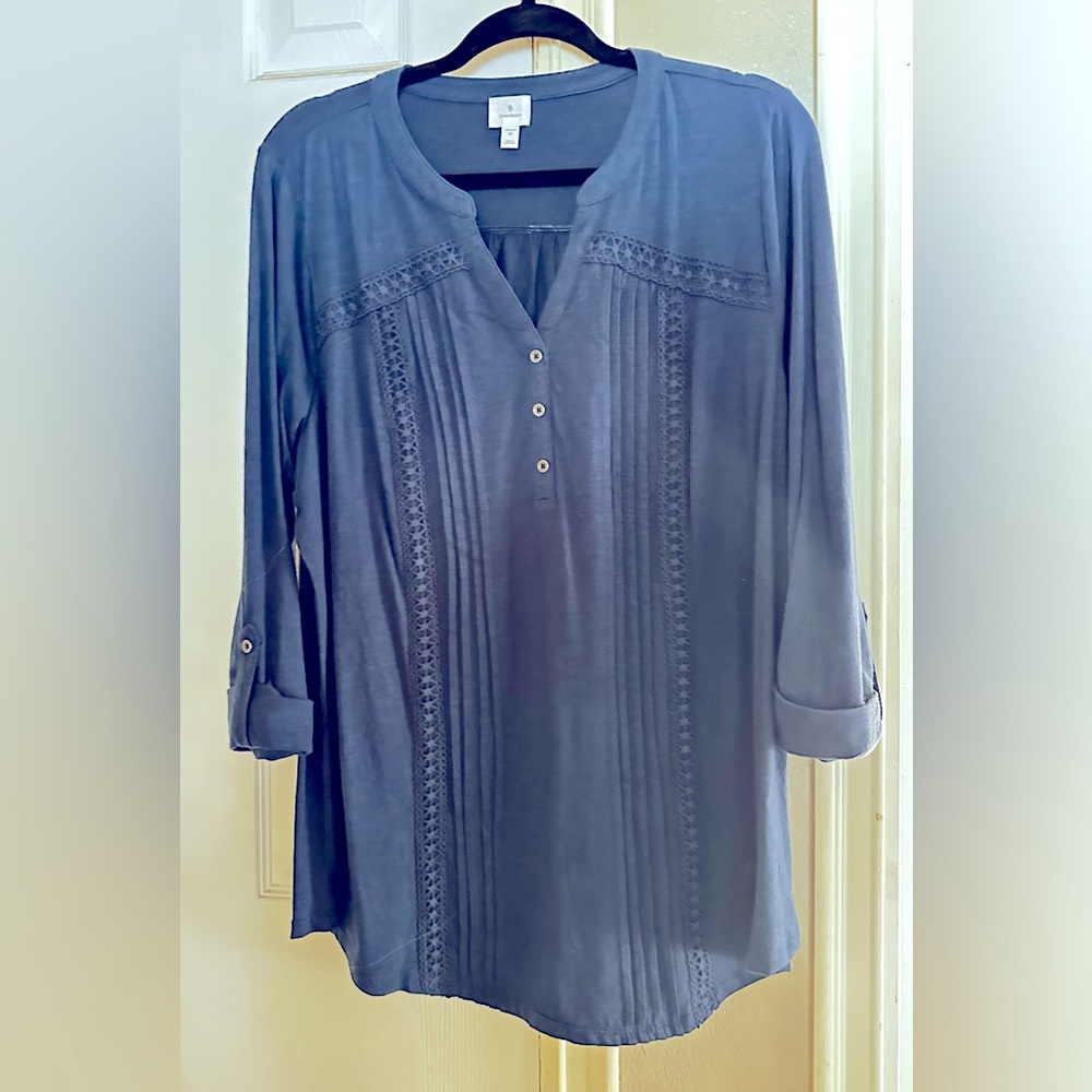 Dress Barn 1X long sleeved button up v- neck shirt